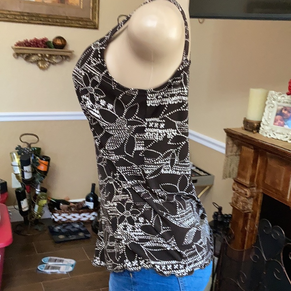 Women’s top - Picture 2 of 5